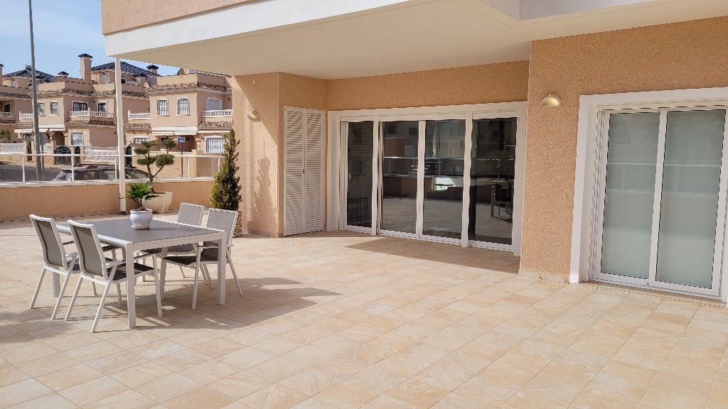 Appartamento a Torre de la Horadada, Alicante, Spagna 3 camere da letto, 93 mq. N° 144836
