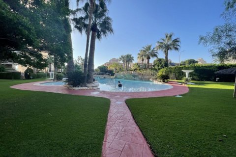 Radhus till salu El Campello, Alicante, Spanien 4 sovrum, 180 kvm. Nr. 115284 - foto 12