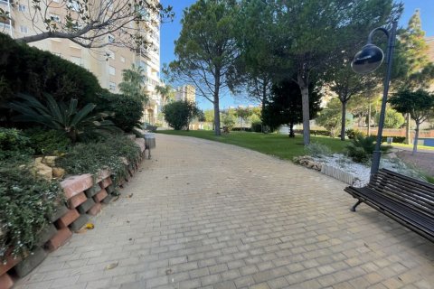 Radhus till salu El Campello, Alicante, Spanien 4 sovrum, 180 kvm. Nr. 115284 - foto 16