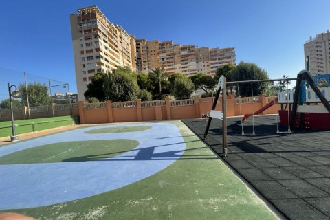 Radhus till salu El Campello, Alicante, Spanien 4 sovrum, 180 kvm. Nr. 115284 - foto 5