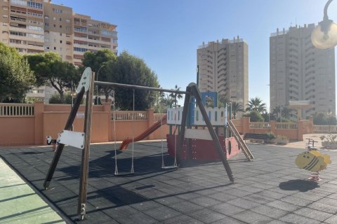 Radhus till salu El Campello, Alicante, Spanien 4 sovrum, 180 kvm. Nr. 115284 - foto 6