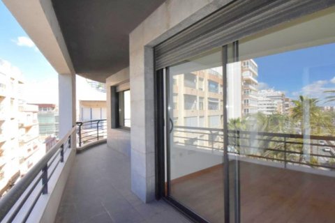 Apartamento en venta Torrevieja, Alicante, España 3 dormitorios, 137 m2 No. 115281 - foto 2
