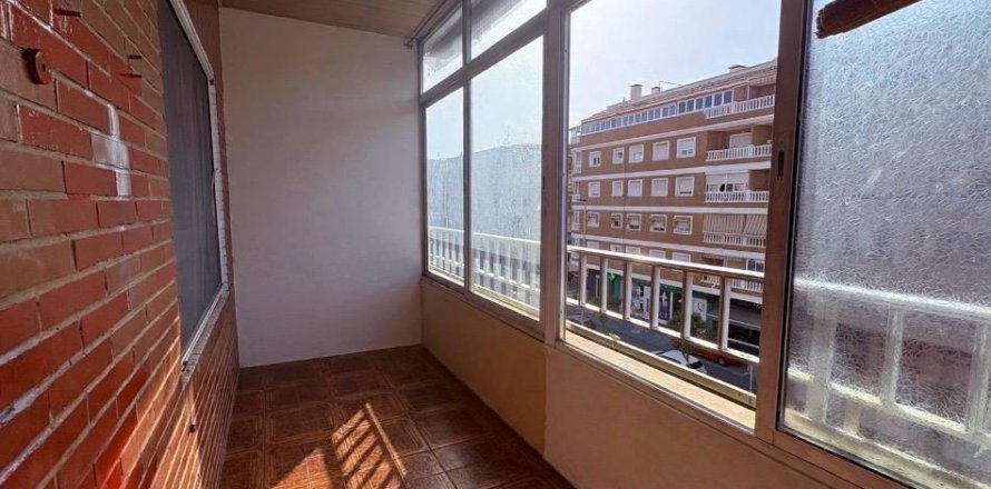 Appartamento a Torrevieja, Alicante, Spagna 2 camere da letto, 75 mq. N° 195673