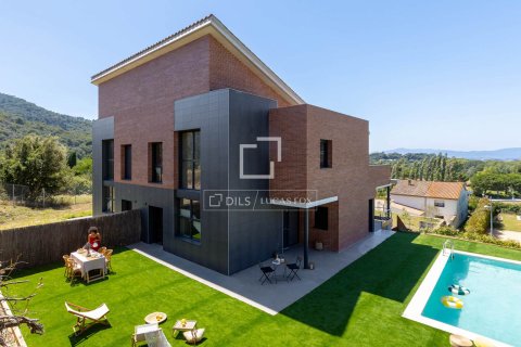 Villa till salu i Vallromanes, Barcelona, Spanien 3 sovrum, 336 kvm. Nr. 150994 - foto 2