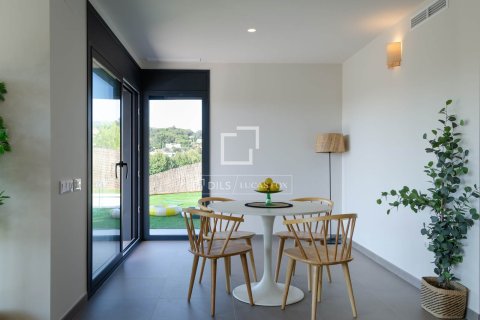 Villa till salu i Vallromanes, Barcelona, Spanien 3 sovrum, 336 kvm. Nr. 150994 - foto 18