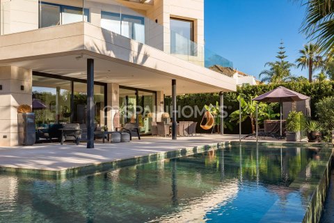 Villa till salu Marbella, Malaga, Spanien 7 sovrum, 525 kvm. Nr. 65072 - foto 1