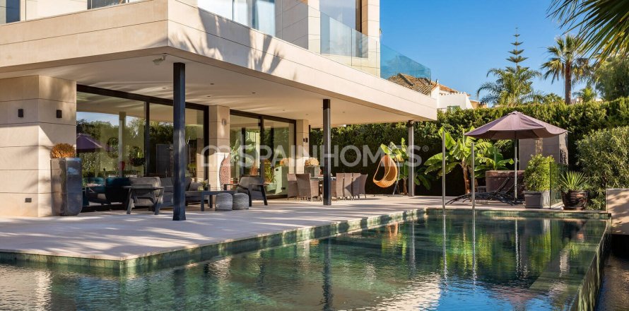 Villa Marbella, Malaga, Spanien 7 sovrum, 525 kvm. Nr. 65072
