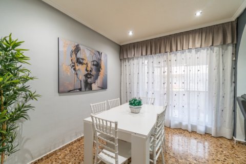 Apartament w Torrevieja, Alicante, Hiszpania 3 sypialnie, 135 mkw. nr 146092 – zdjęcie 12