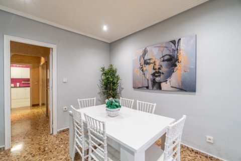 Apartament w Torrevieja, Alicante, Hiszpania 3 sypialnie, 135 mkw. nr 146092 – zdjęcie 11