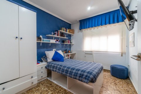 Apartament w Torrevieja, Alicante, Hiszpania 3 sypialnie, 135 mkw. nr 146092 – zdjęcie 19