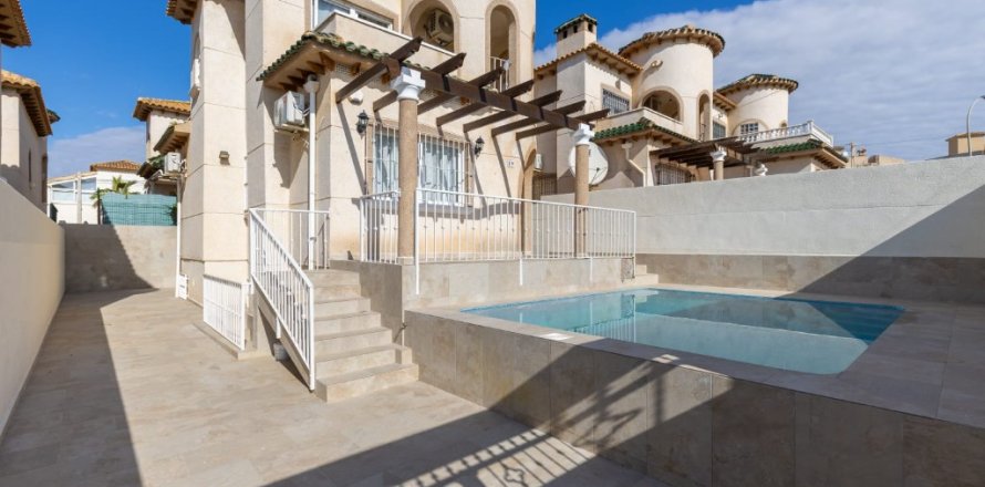 Villa in Villamartin, Alicante, Spanien 5 Schlafzimmer, 150 m2 Nr. 146088