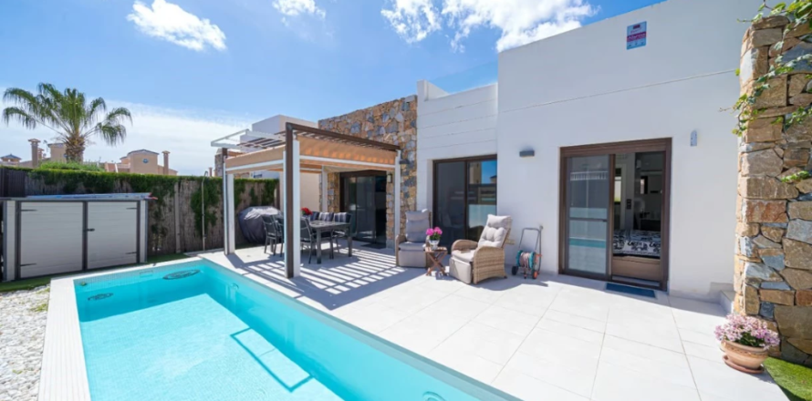 Townhouse in Cabo Roig, Alicante, Spain 3 bedrooms, 83 sq.m. No. 146089