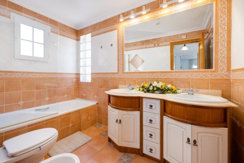 Villa till salu i La Zenia, Alicante, Spanien 3 sovrum, 135 kvm. Nr. 146091 - foto 17