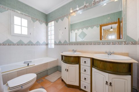 Villa till salu i La Zenia, Alicante, Spanien 3 sovrum, 135 kvm. Nr. 146091 - foto 13