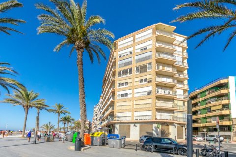 Dzīvoklis pārdošanā Torrevieja, Alicante, Spānijā 4 istabas, 110 m2 Nr. 146087 - attēls 1