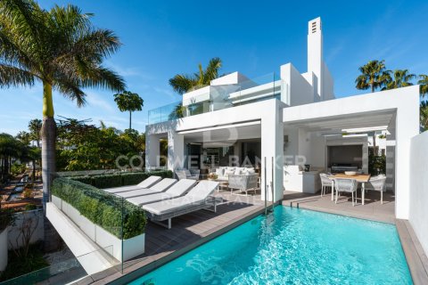 Villa for sale in Marbella, Malaga, Spain 4 bedrooms, 442 sq.m. No. 156693 - photo 2