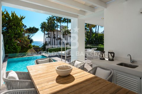 Villa for sale in Marbella, Malaga, Spain 4 bedrooms, 442 sq.m. No. 156693 - photo 3