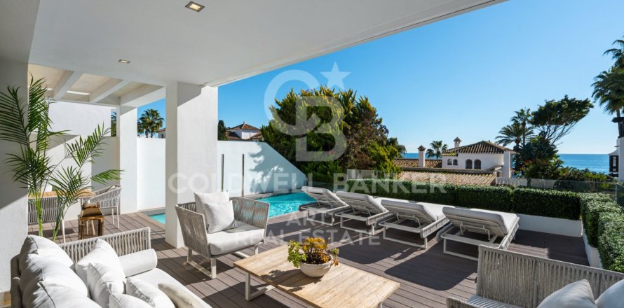 Villa in Marbella, Malaga, Spain 4 bedrooms, 442 sq.m. No. 156693