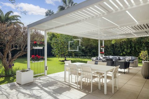 Villa zum Verkauf in Barcelona, Spanien 6 Schlafzimmer, 334 m2 Nr. 161373 - Foto 6