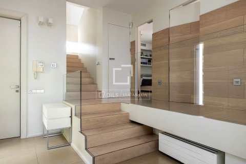 Villa zum Verkauf in Barcelona, Spanien 6 Schlafzimmer, 334 m2 Nr. 161373 - Foto 25