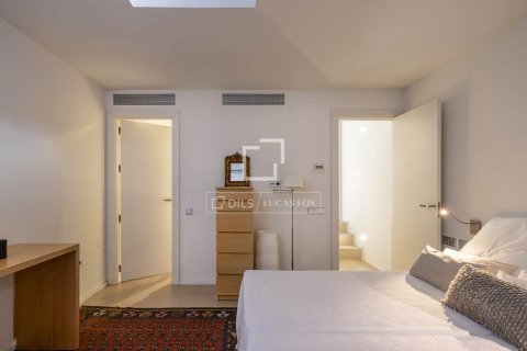 Villa zum Verkauf in Barcelona, Spanien 6 Schlafzimmer, 334 m2 Nr. 161373 - Foto 22