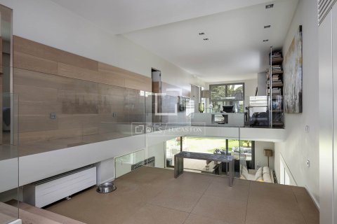 Villa zum Verkauf in Barcelona, Spanien 6 Schlafzimmer, 334 m2 Nr. 161373 - Foto 23