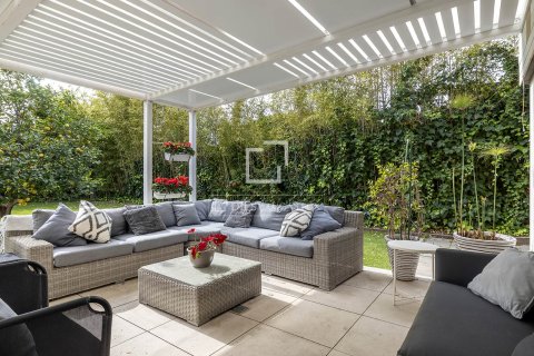 Villa zum Verkauf in Barcelona, Spanien 6 Schlafzimmer, 334 m2 Nr. 161373 - Foto 4