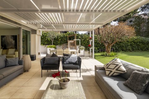 Villa zum Verkauf in Barcelona, Spanien 6 Schlafzimmer, 334 m2 Nr. 161373 - Foto 8