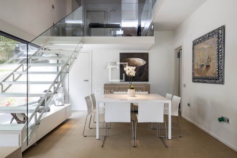 Villa zum Verkauf in Barcelona, Spanien 6 Schlafzimmer, 334 m2 Nr. 161373 - Foto 13