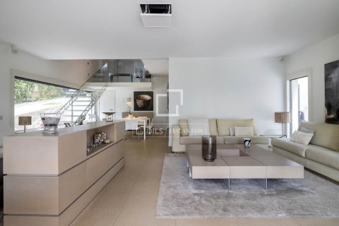 Villa zum Verkauf in Barcelona, Spanien 6 Schlafzimmer, 334 m2 Nr. 161373 - Foto 11