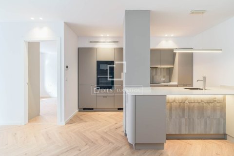 Lägenhet till salu i Barcelona, Spanien 3 sovrum, 108 kvm. Nr. 161375 - foto 8