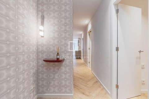 Lägenhet till salu i Barcelona, Spanien 3 sovrum, 108 kvm. Nr. 161375 - foto 22