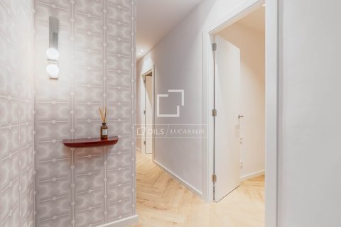 Lägenhet till salu i Barcelona, Spanien 3 sovrum, 108 kvm. Nr. 161375 - foto 18