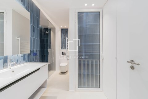 Lägenhet till salu i Barcelona, Spanien 3 sovrum, 108 kvm. Nr. 161375 - foto 16