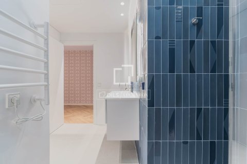 Lägenhet till salu i Barcelona, Spanien 3 sovrum, 108 kvm. Nr. 161375 - foto 15