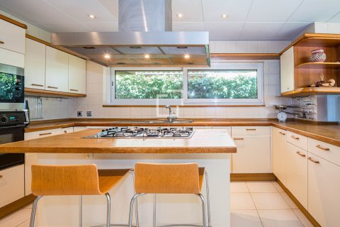 Villa for sale in Sant Cugat Del Valles, Barcelona, Spain 6 bedrooms, 529 sq.m. No. 161374 - photo 21