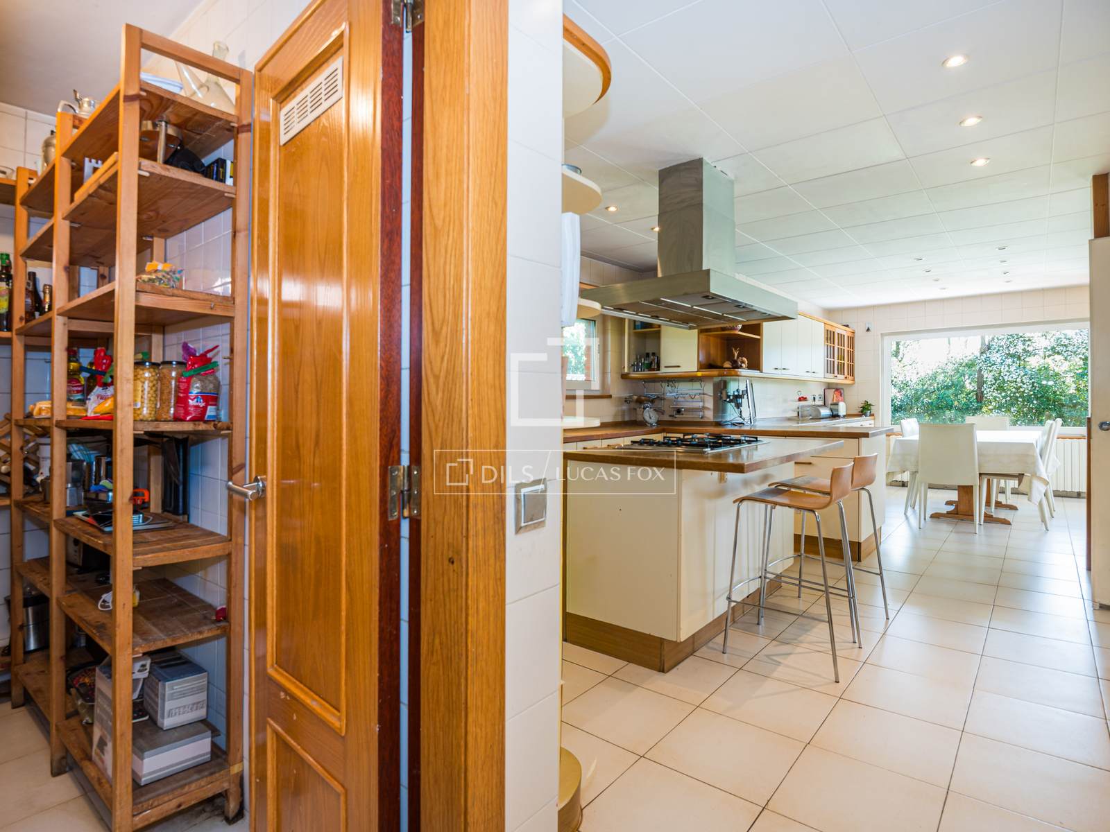 Villa a Sant Cugat Del Valles, Barcelona, Spagna 6 camere da letto, 529 mq. N° 161374