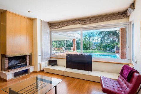 Villa for sale in Sant Cugat Del Valles, Barcelona, Spain 6 bedrooms, 529 sq.m. No. 161374 - photo 14