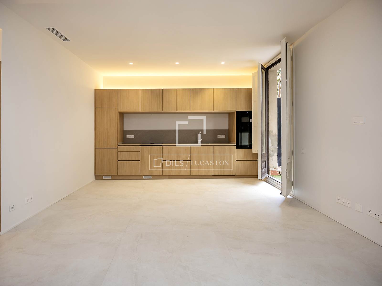 Apartment à Barcelona, Espagne 3 chambres, 92 m2 No. 161372