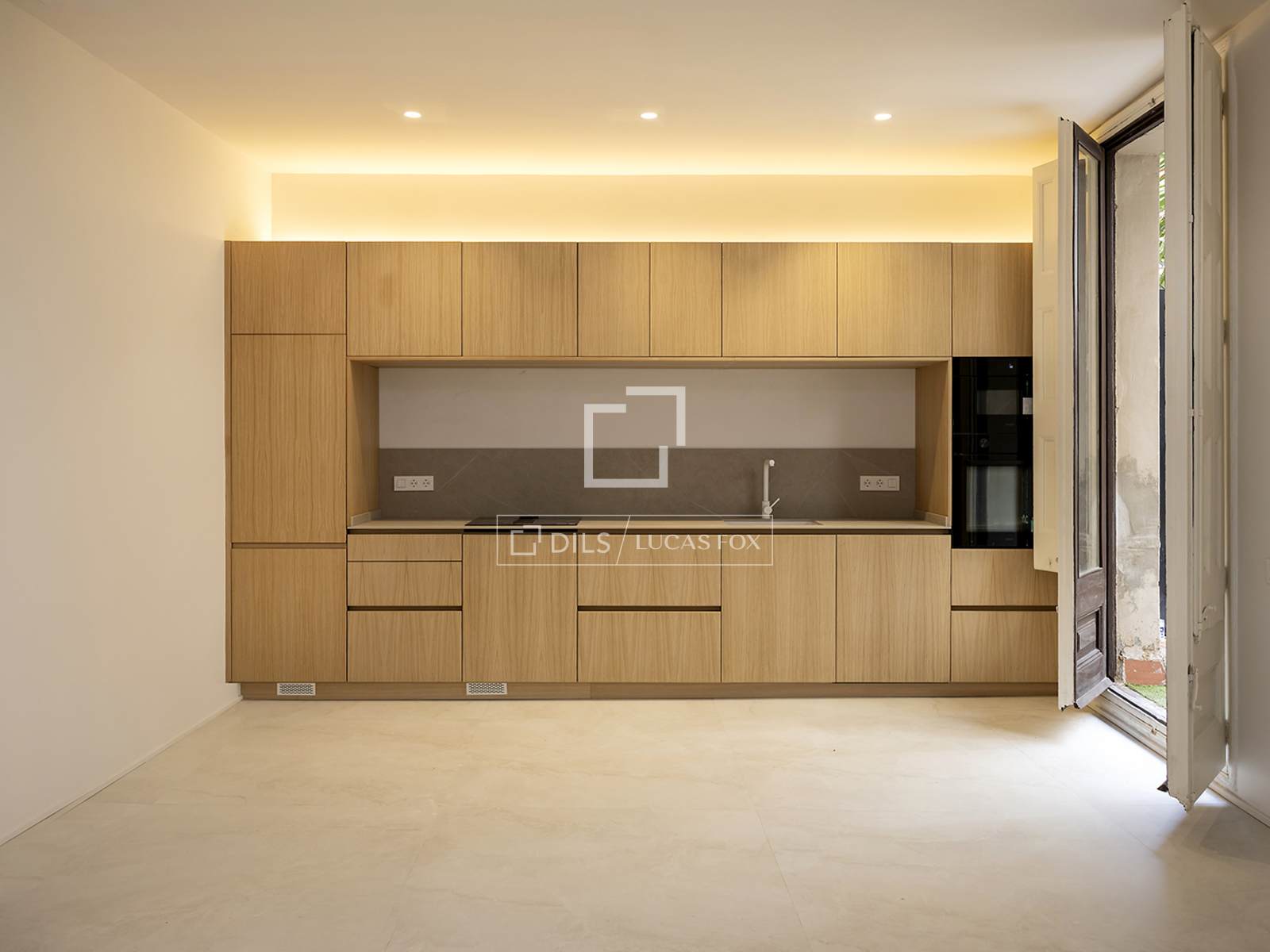 Apartment à Barcelona, Espagne 3 chambres, 92 m2 No. 161372
