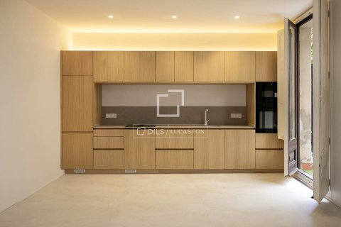 Lägenhet till salu i Barcelona, Spanien 3 sovrum, 92 kvm. Nr. 161372 - foto 5