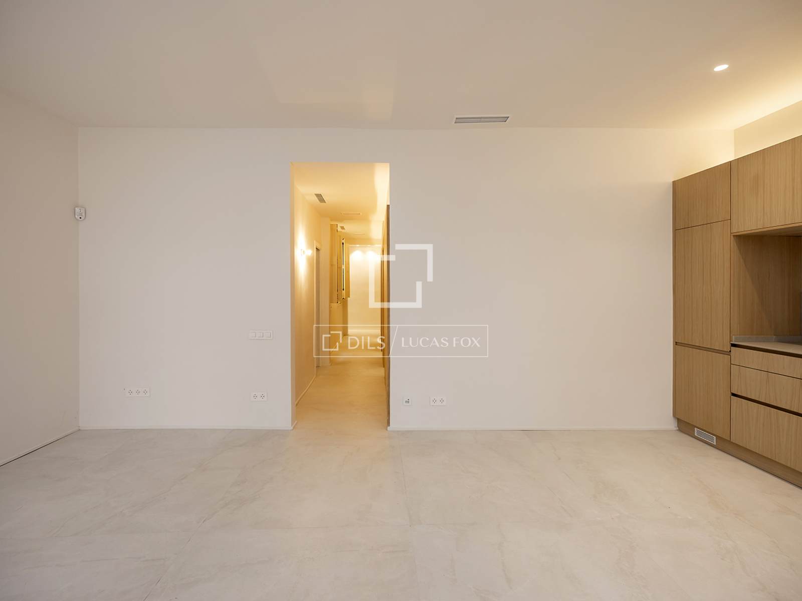 Apartment à Barcelona, Espagne 3 chambres, 92 m2 No. 161372