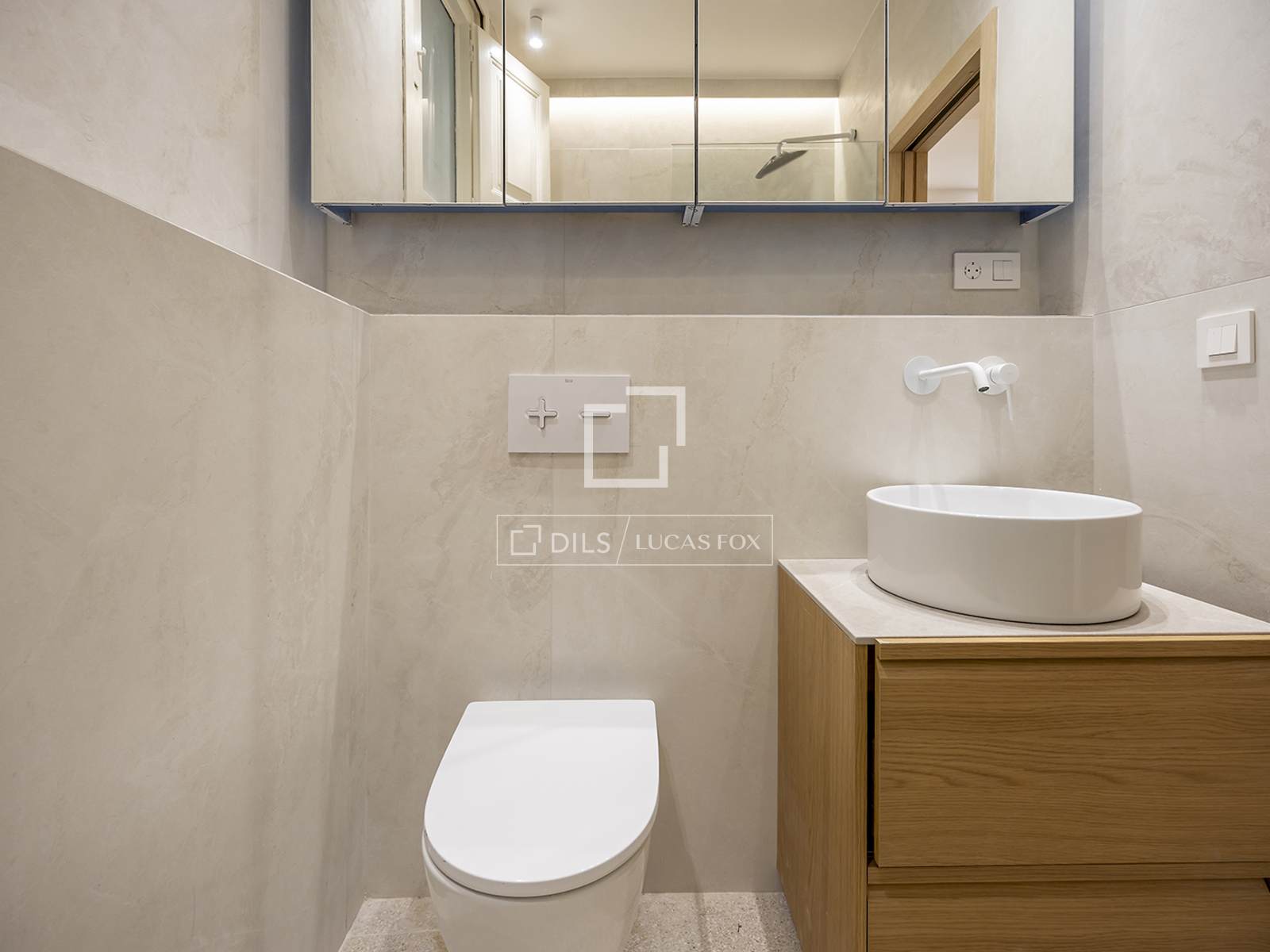 Apartment à Barcelona, Espagne 3 chambres, 92 m2 No. 161372