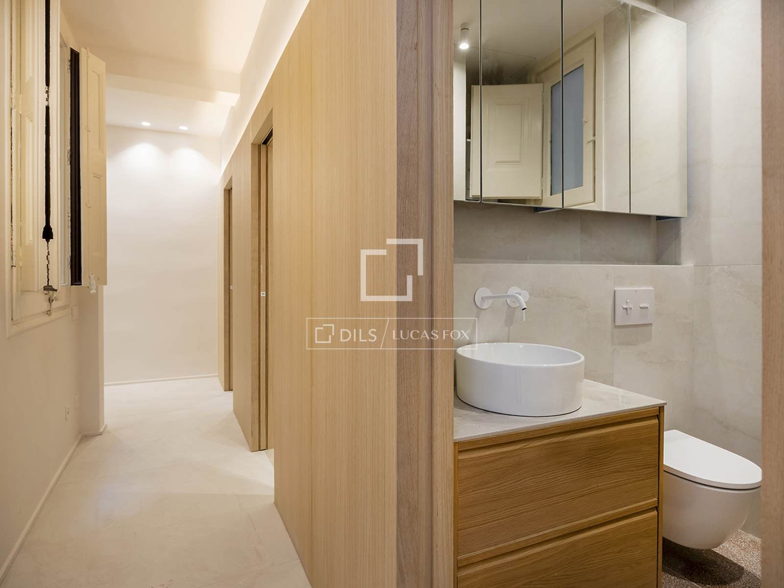 Apartment à Barcelona, Espagne 3 chambres, 92 m2 No. 161372