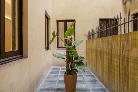 Lägenhet till salu i Barcelona, Spanien 3 sovrum, 92 kvm. Nr. 161372 - foto 29