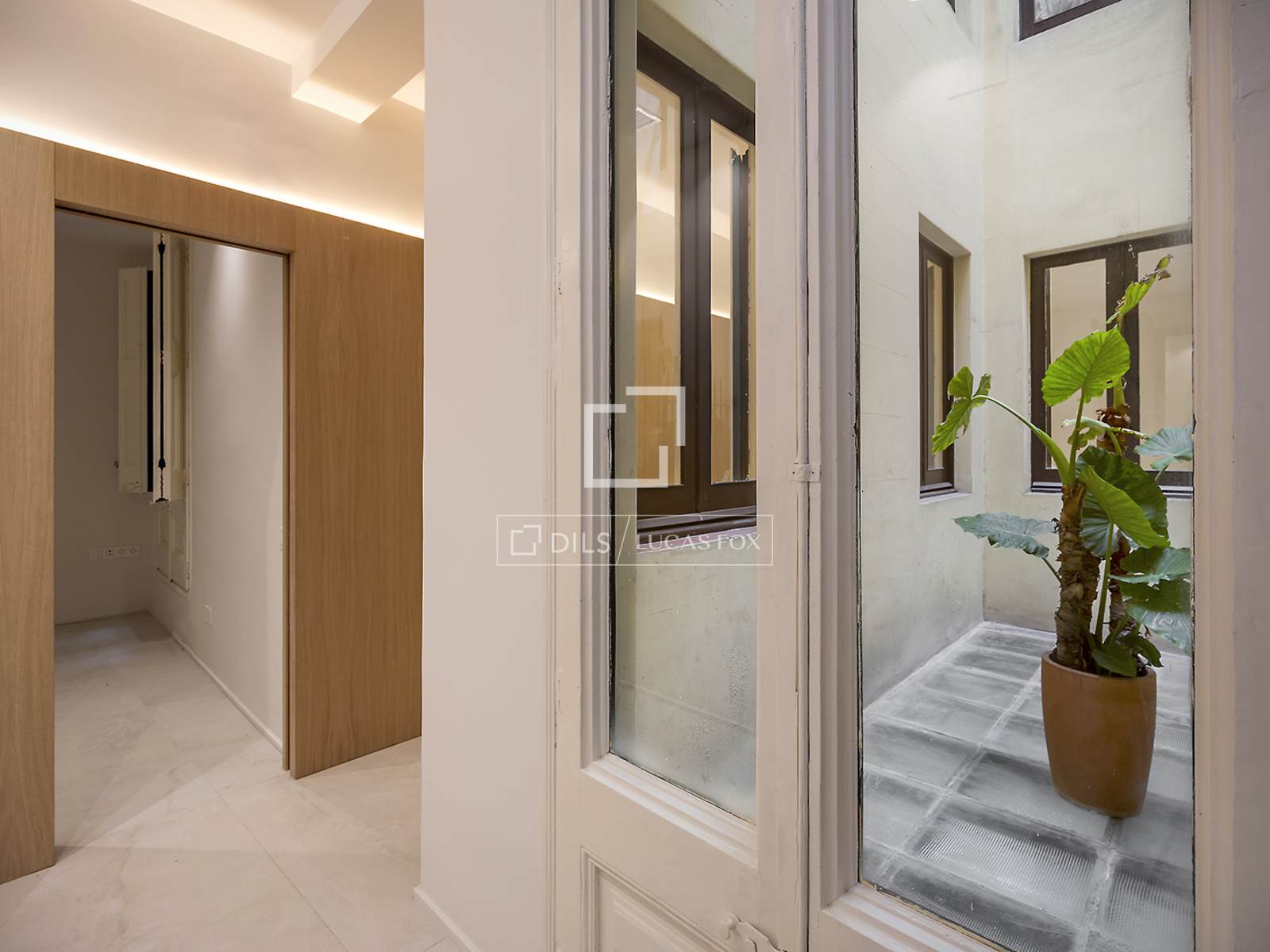 Apartment à Barcelona, Espagne 3 chambres, 92 m2 No. 161372