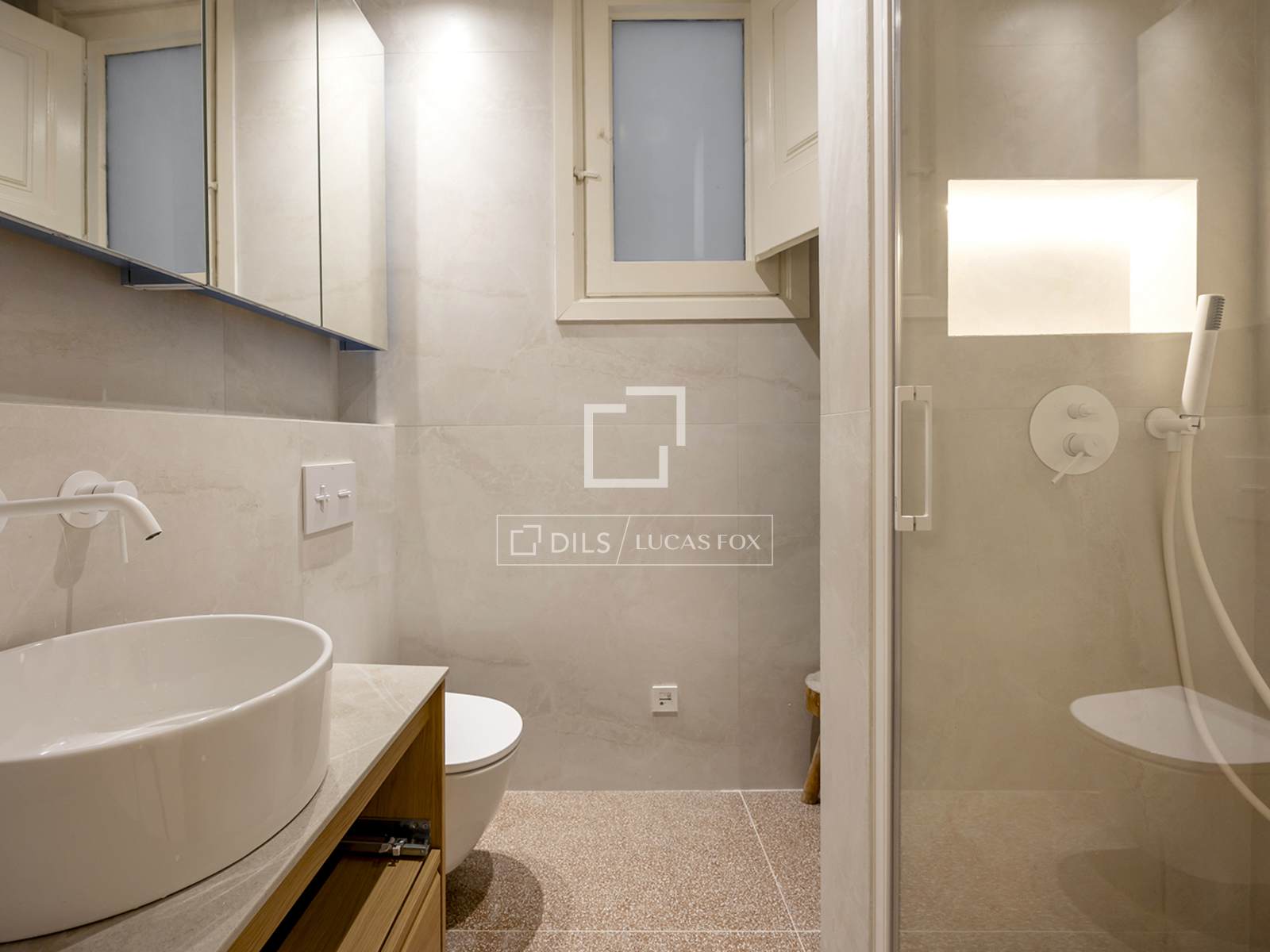 Apartment à Barcelona, Espagne 3 chambres, 92 m2 No. 161372