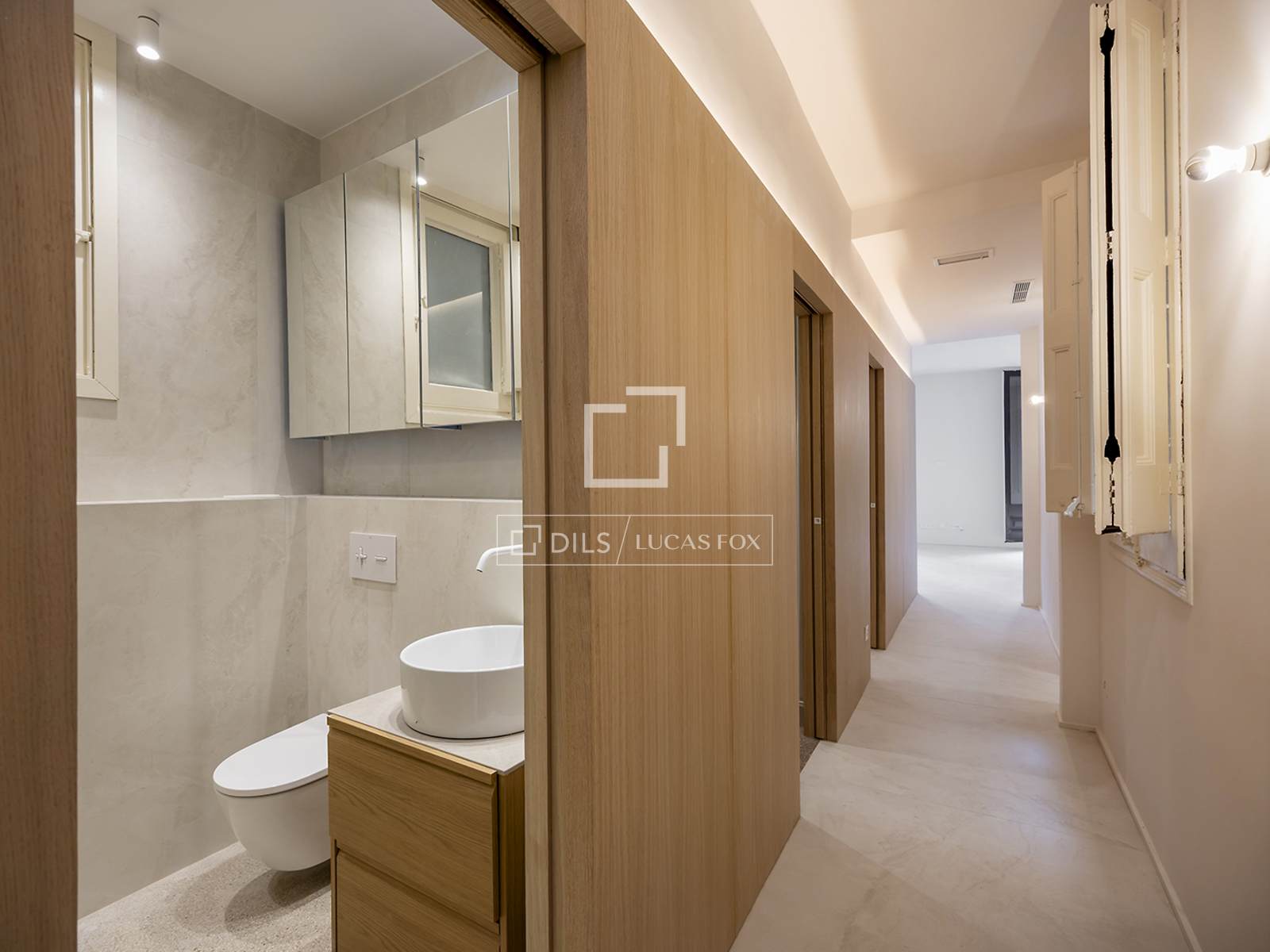 Apartment à Barcelona, Espagne 3 chambres, 92 m2 No. 161372