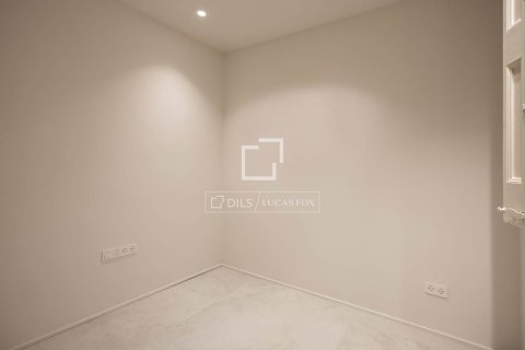 Lägenhet till salu i Barcelona, Spanien 3 sovrum, 92 kvm. Nr. 161372 - foto 19