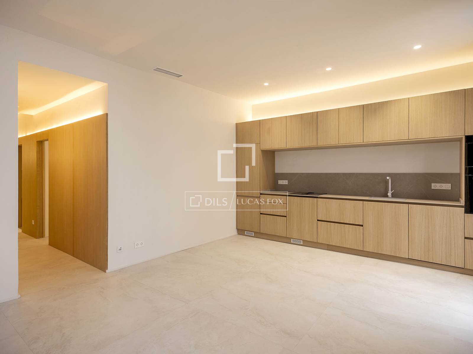Apartment à Barcelona, Espagne 3 chambres, 92 m2 No. 161372